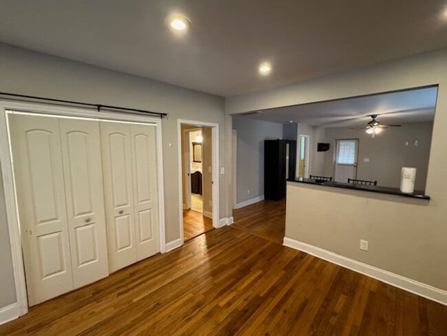 Building Photo - Charming 1925 Craftsman Bungalow in Downtown Raleigh