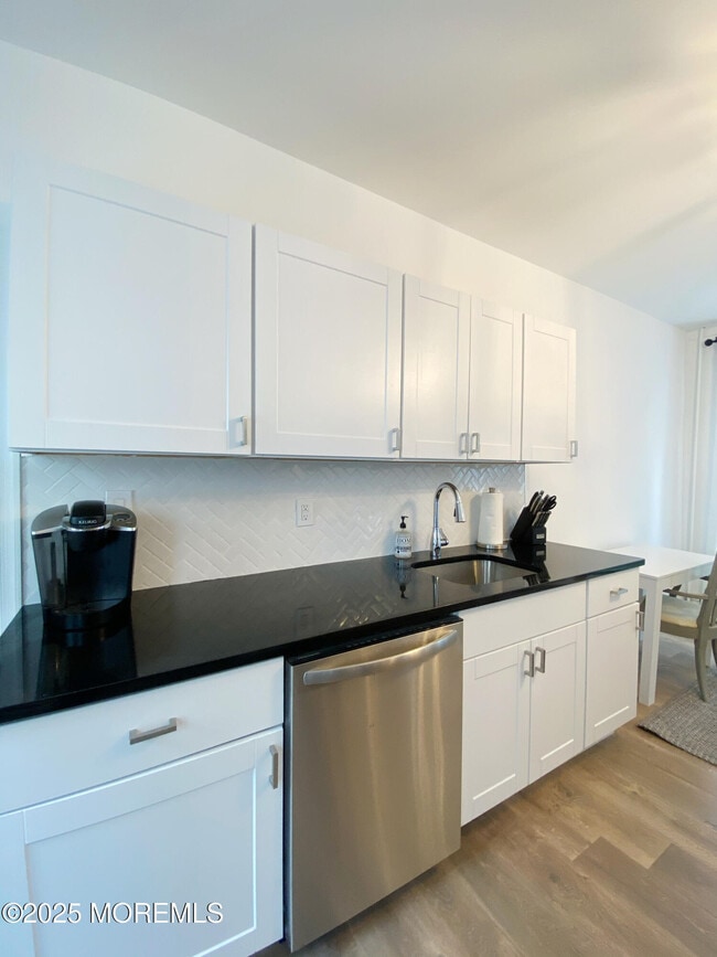 Building Photo - 22 Embury Ave