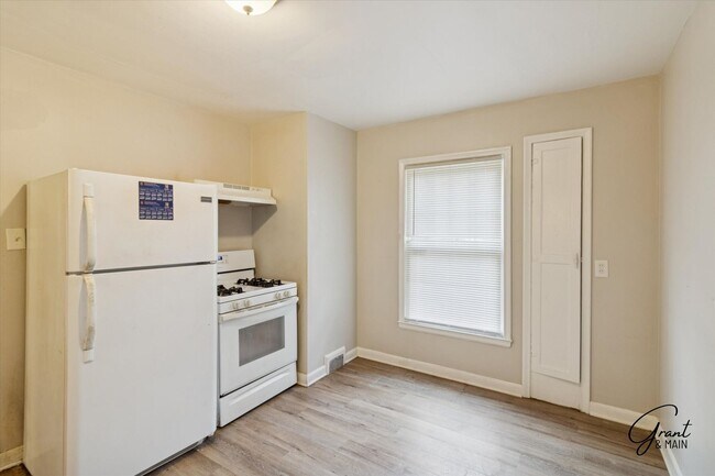 Building Photo - 10067 Grayton St