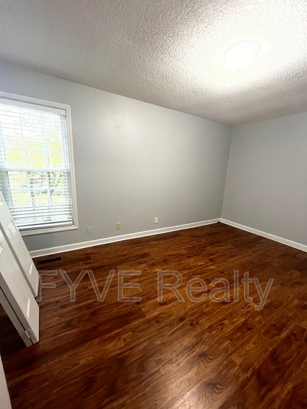 Building Photo - 122 Arcadia Ln