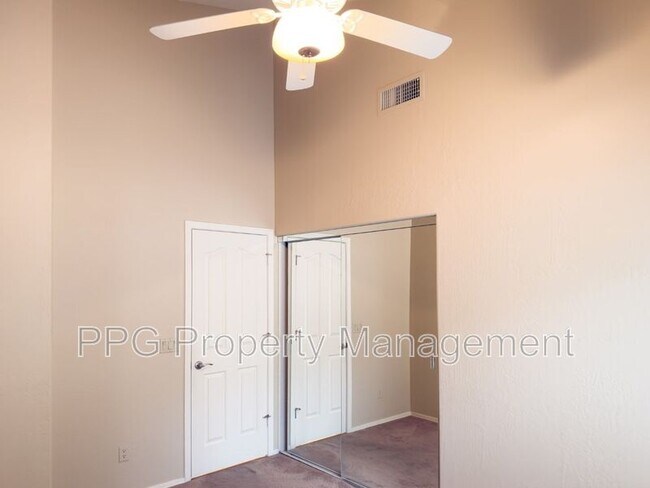 Building Photo - 5517 W Aster Dr