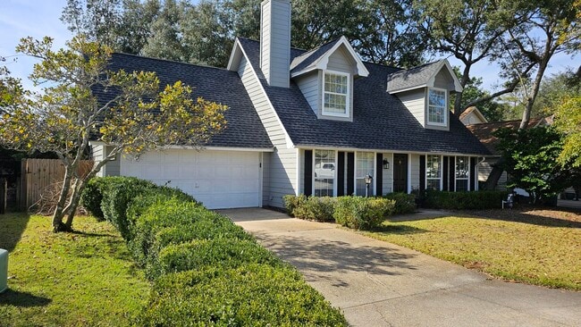 Building Photo - 406 Parkwood Pl