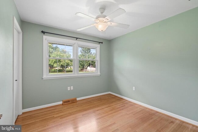 Building Photo - 8109 Broadview Dr