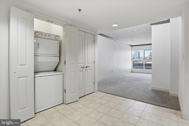 Building Photo - 777 7th St NW