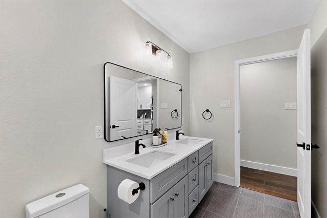 Building Photo - 10132 Medlock Dr