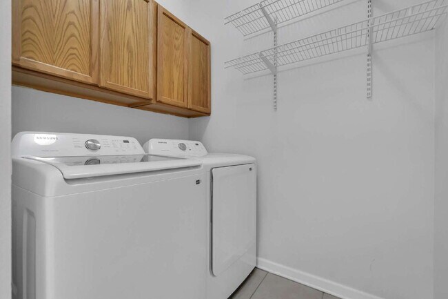 Building Photo - Spacious 3-Bedroom townhome in Kissimmee – Available Now!