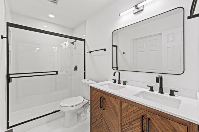 Building Photo - 6000 Cool Springs Dr