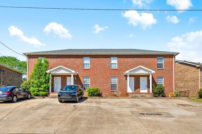 Building Photo - 375 Peabody Dr