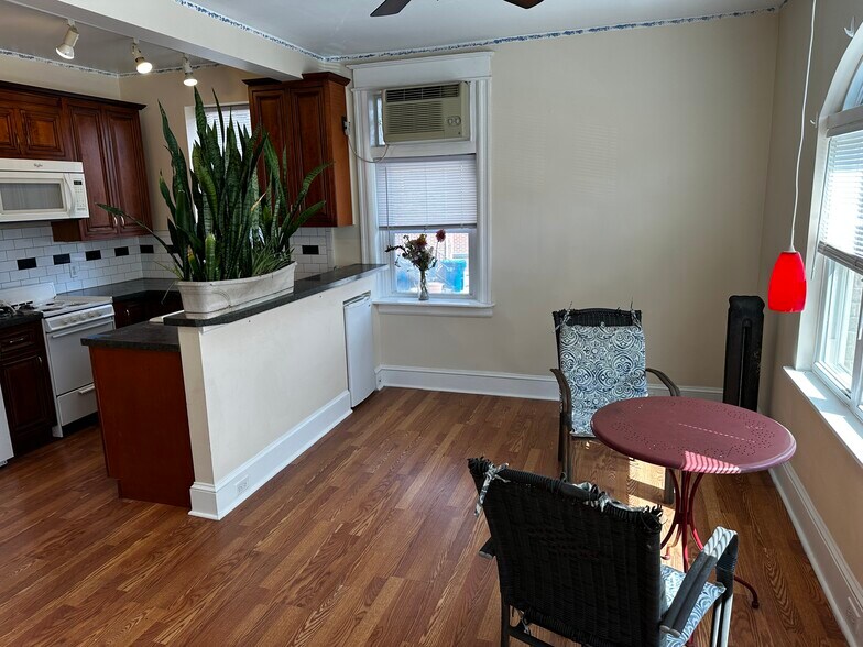 Building Photo - 1315 Park Rd NW