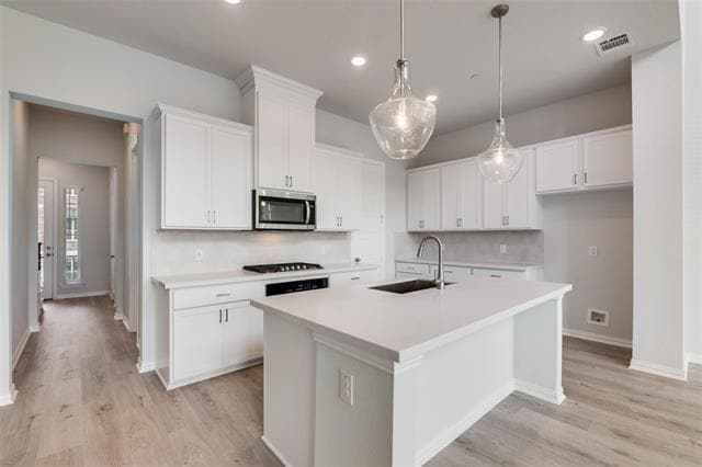 Building Photo - 8391 Challenger Ln