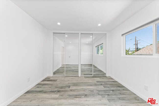 Building Photo - 646 Tularosa Dr