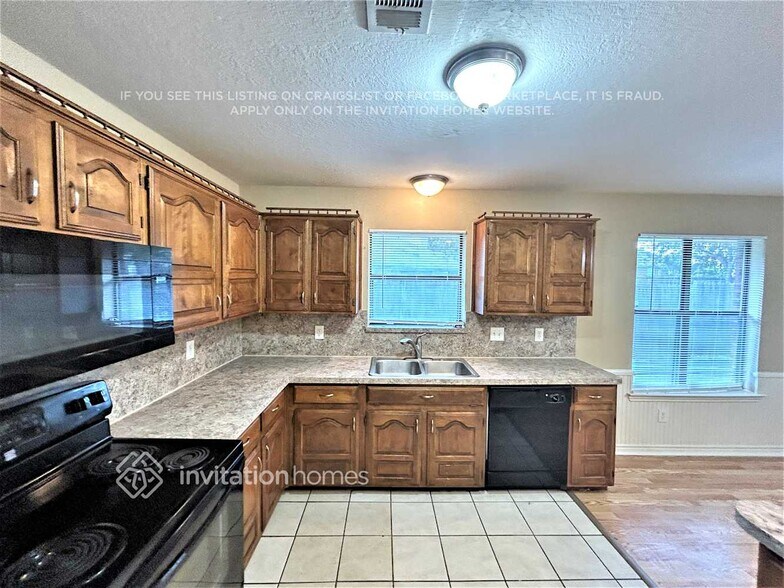 Building Photo - 400 Partridge Cir