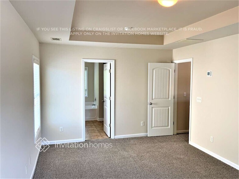 Building Photo - 7330 Gossamer St