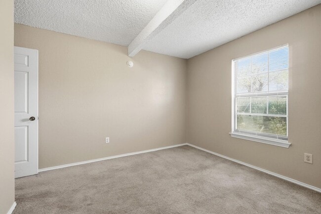 Building Photo - 246 Washington Blvd