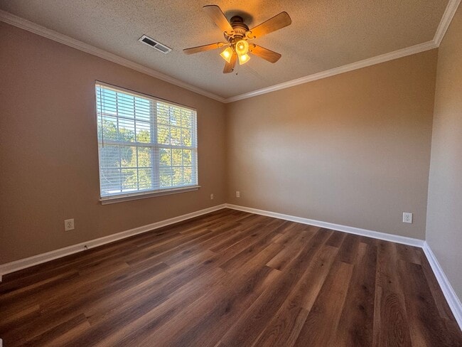Building Photo - Fabulous 4BR 2.5 Home