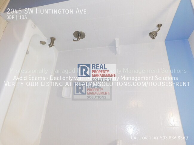 Building Photo - 2045 SW Huntington Ave