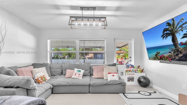 Building Photo - Southwest 27th Street, Miami, FL 33155 - 3 BR 1 BA single-family home