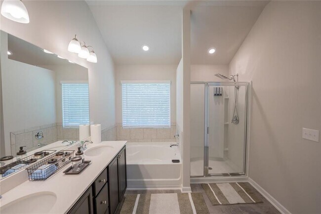 Building Photo - 454 Burgundy Terrace SE