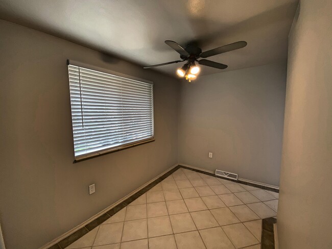 Building Photo - 4830 Field Ct