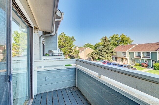Building Photo - $2,400 - 2-Bed, 1.5-Bath Townhome in Lakewood Updated Throughout, With Garage + AC, Near Bear Cre...