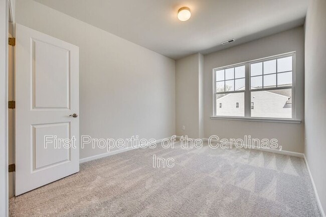 Building Photo - 229 Brks Spgs Dr