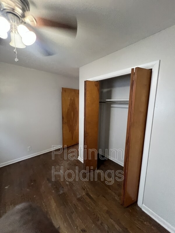 Building Photo - 13706 Rexwood Ave
