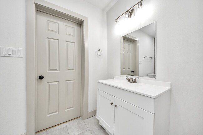 Building Photo - 2919 Rosedale St