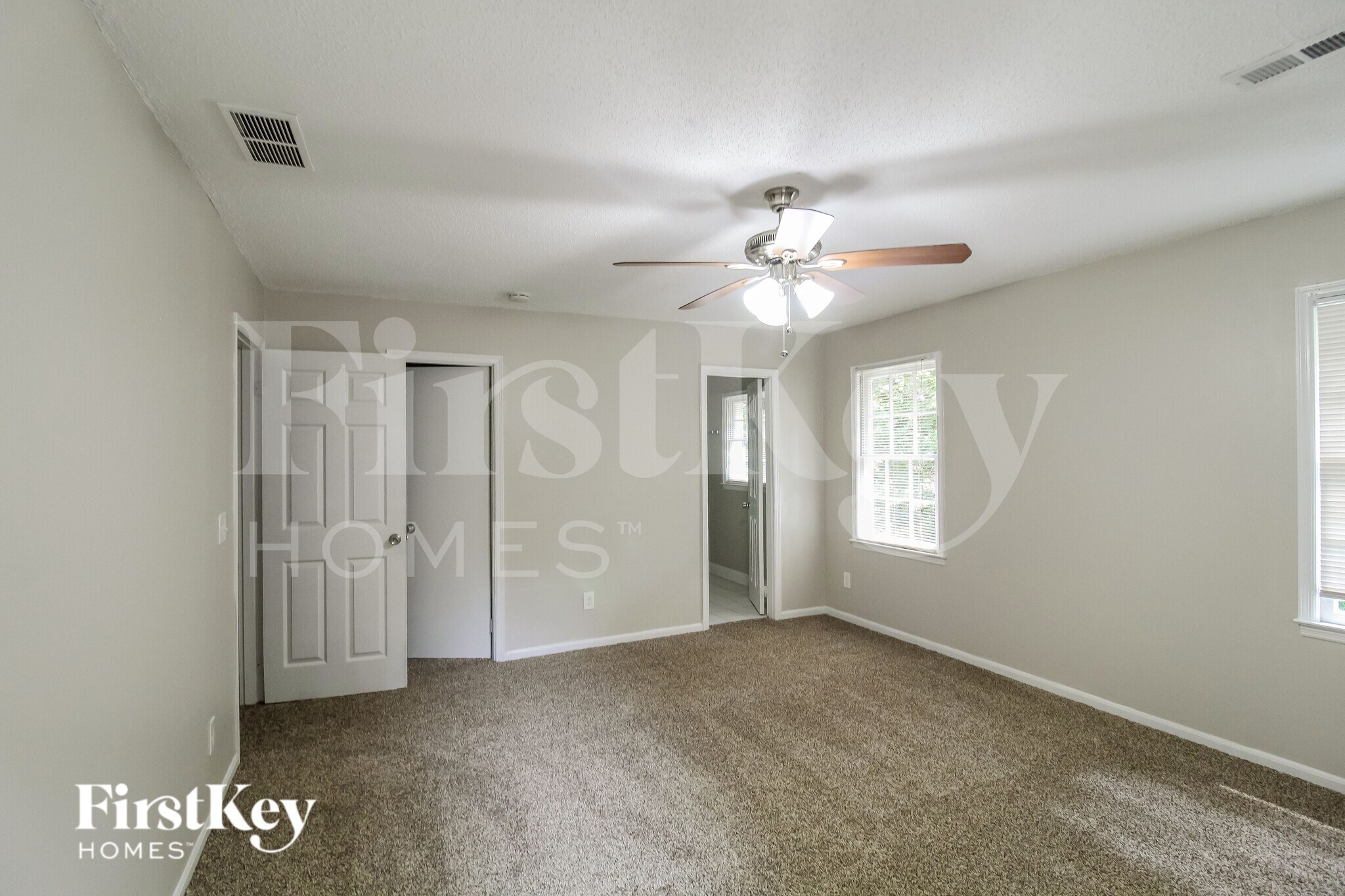 Building Photo - 4618 Forest Pl