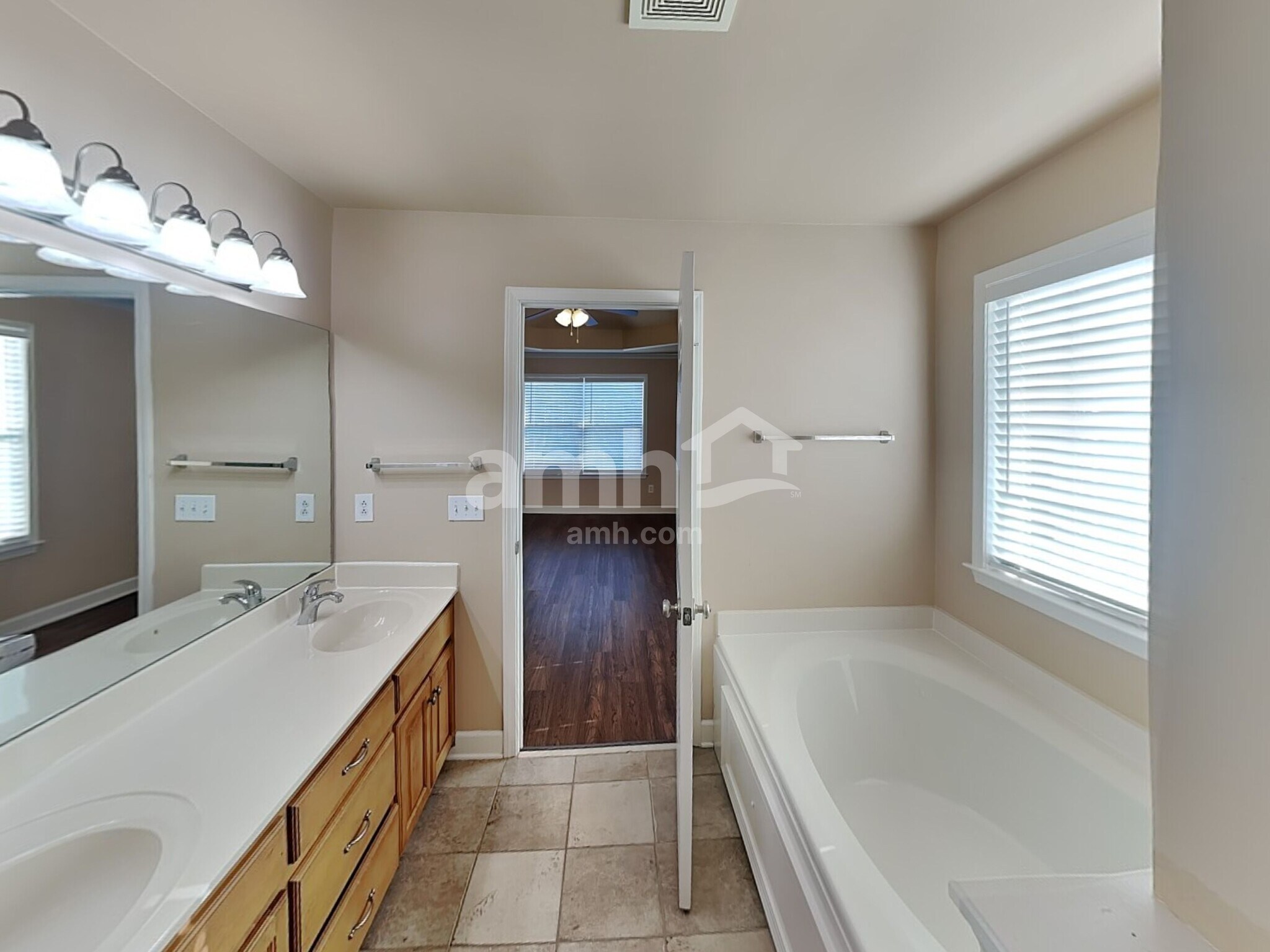 Building Photo - 2017 Keene Cir