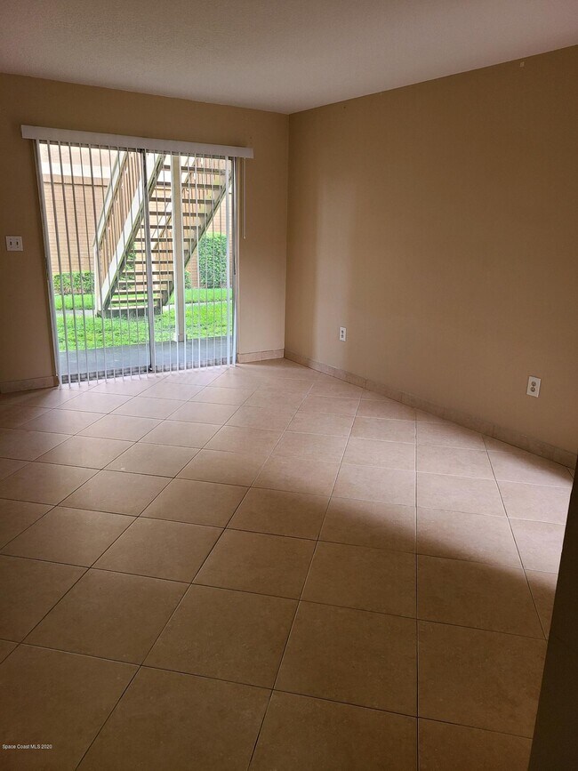 Building Photo - 131 Bristol Ct