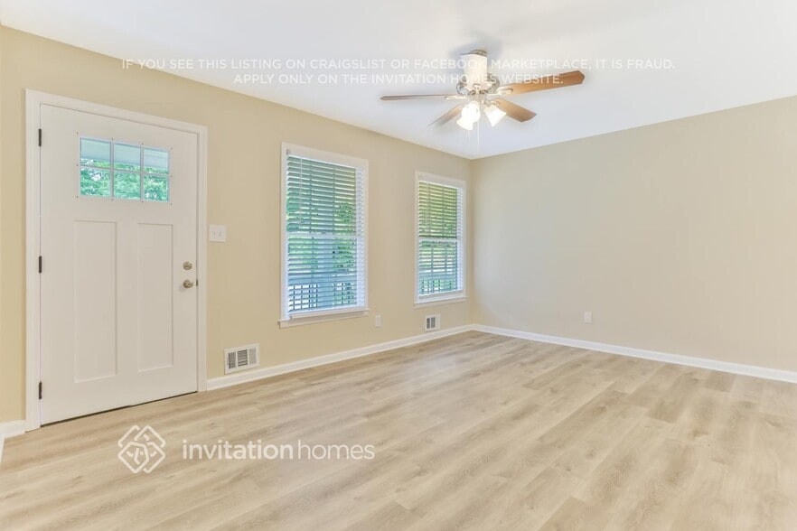 Building Photo - 1060 Canterbury Dr