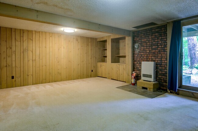 Building Photo - 73 Kearsarge Woods Ln
