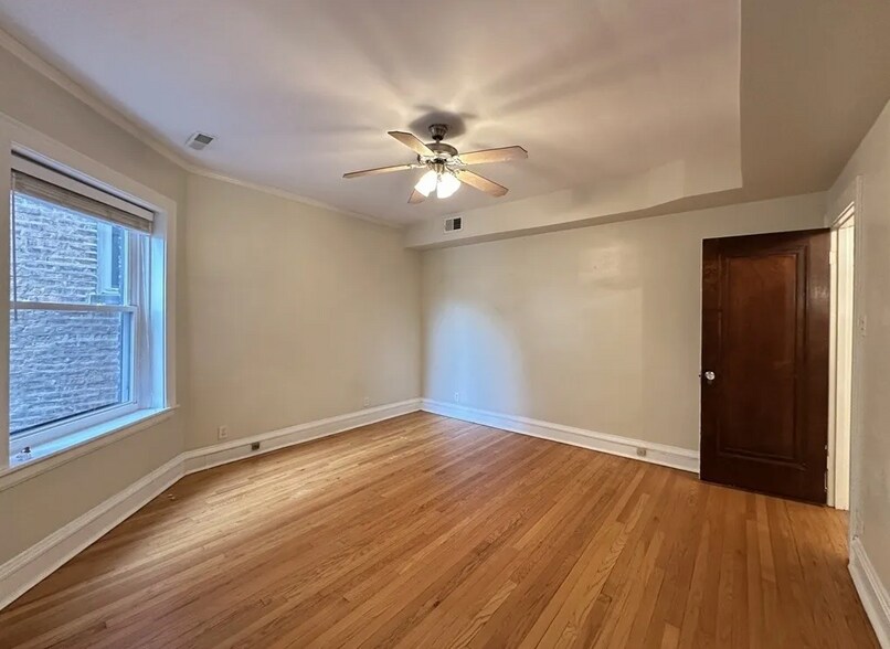 Building Photo - 2619 W Greenleaf Ave