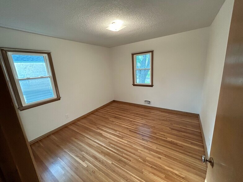 Bedroom 1 - 1746 Oakwood Dr