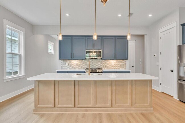 Building Photo - 299 Suwannee Dr