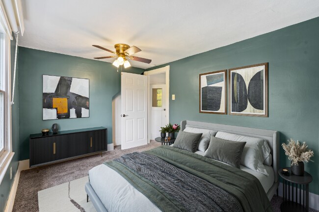 Building Photo - 366 N Main St