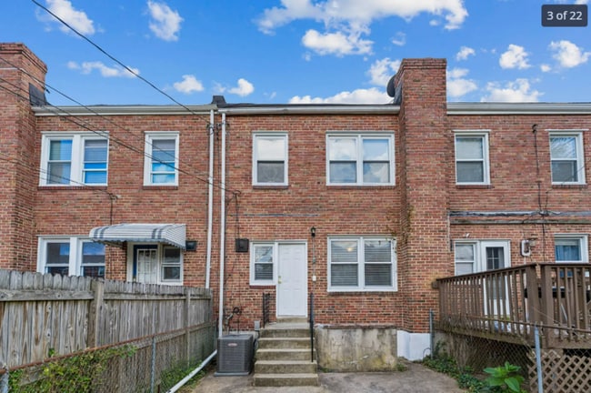 Building Photo - 4 Bedr4 Bedrooms in Parkville