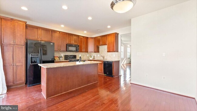 Building Photo - 23100 Dunlop Heights Terrace