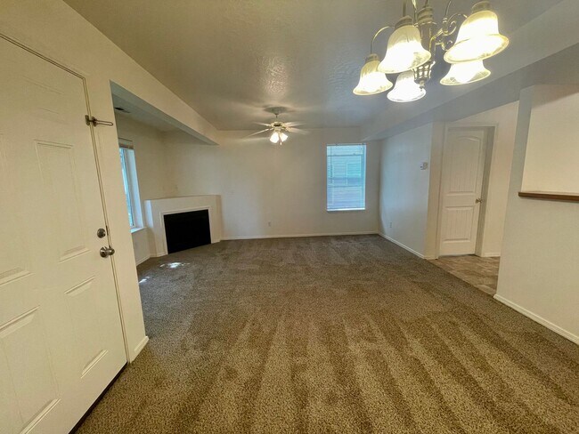 Building Photo - 3484 Vela Pl