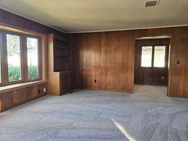 Building Photo - Great Two Bedroom Home in Haskins