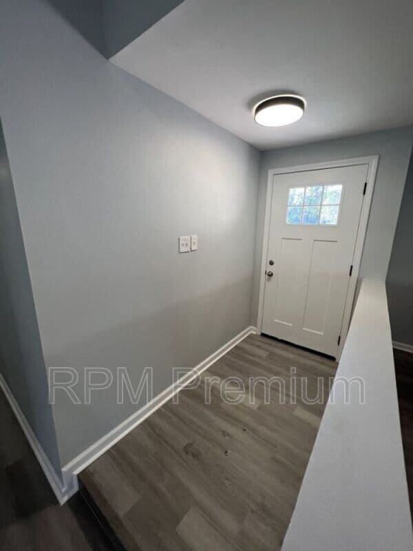 Building Photo - 8803 Orleans Dr