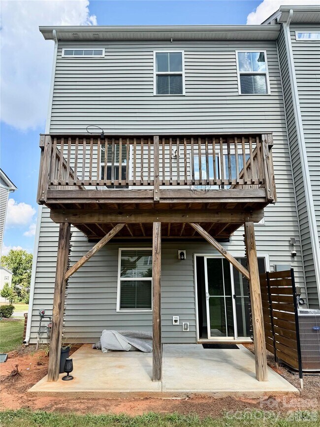 Building Photo - 2662 Grantham Place Dr