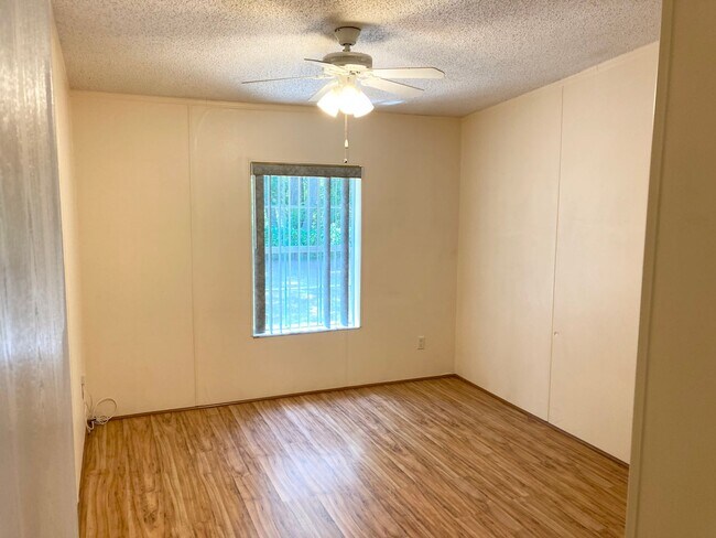 Building Photo - 6818 W Macopin Ln
