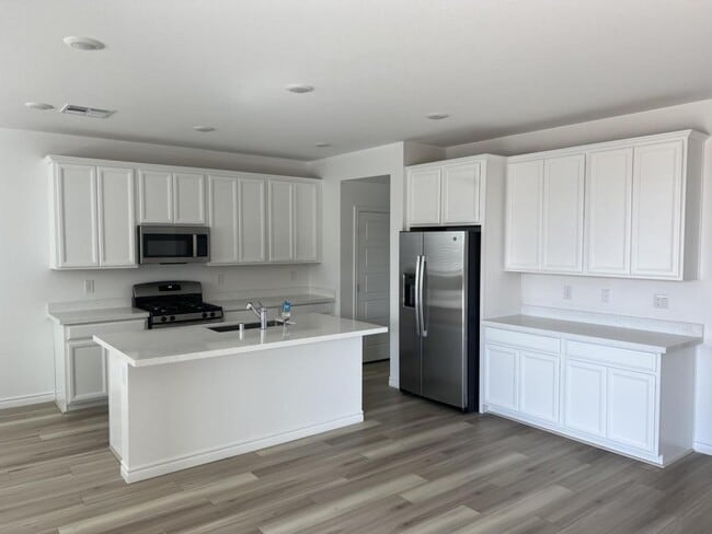 Building Photo - 2825 Overlook Brk St
