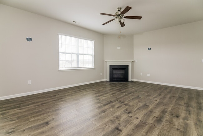 Building Photo - Bright 4-Bedroom Home in Clayton, NC