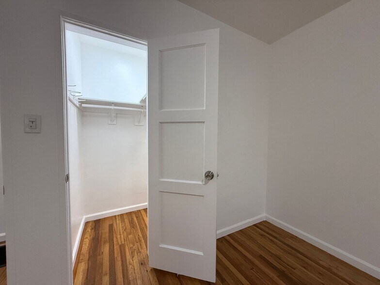 Building Photo - 1836 10th St