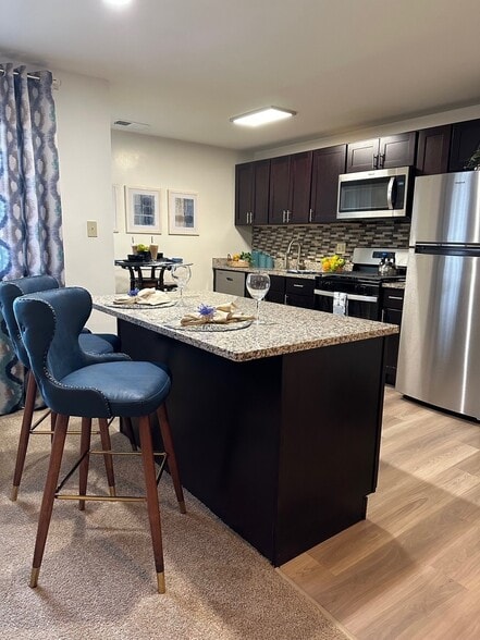 Primary Photo - Plum Tree Apartments