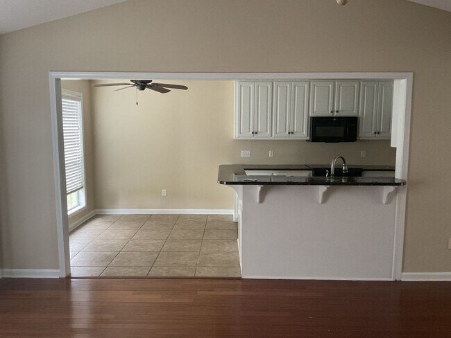 Building Photo - Windsor Garden Subdivision -
