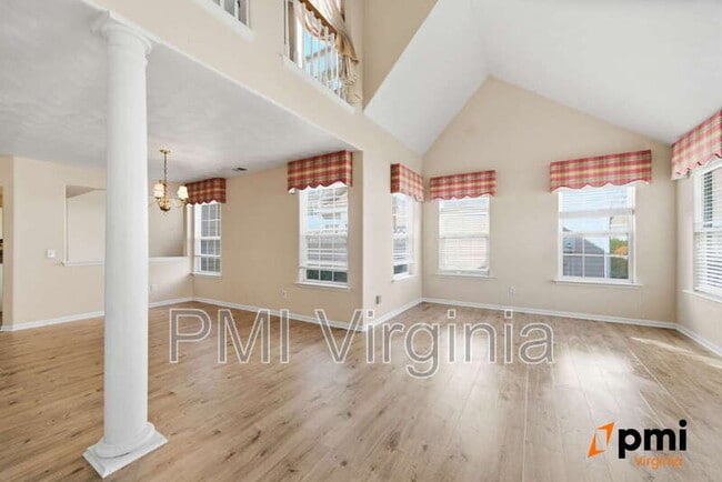 Building Photo - 1002 Nicklaus Dr