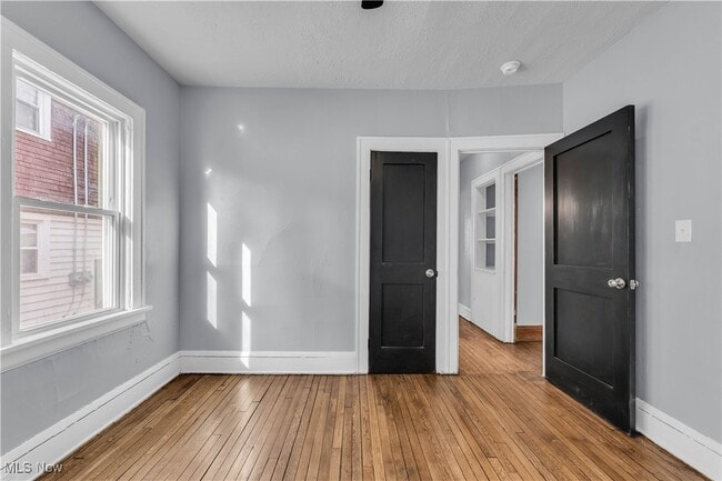 Building Photo - 11913 Buckingham Ave